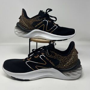 Preowned Women's New Balance Fresh Foam Roav v.2 Leopard Sz 8